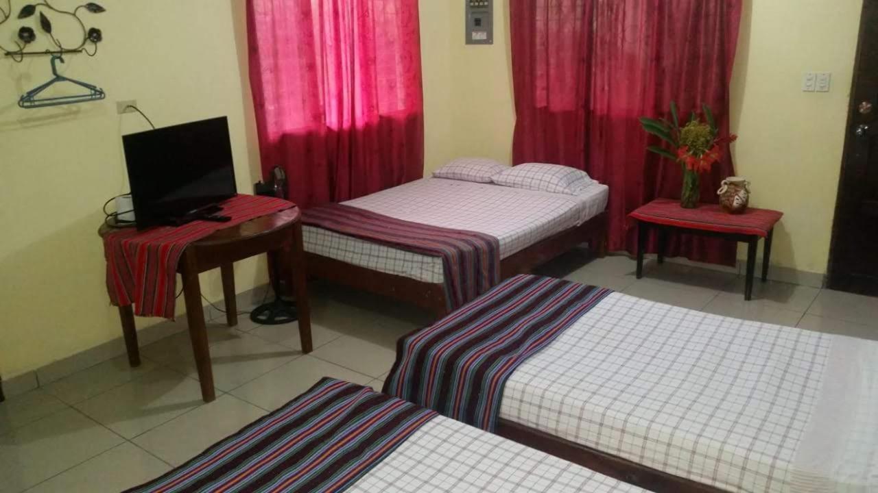 Hotel & Hostal Yaxkin Copan Exterior photo